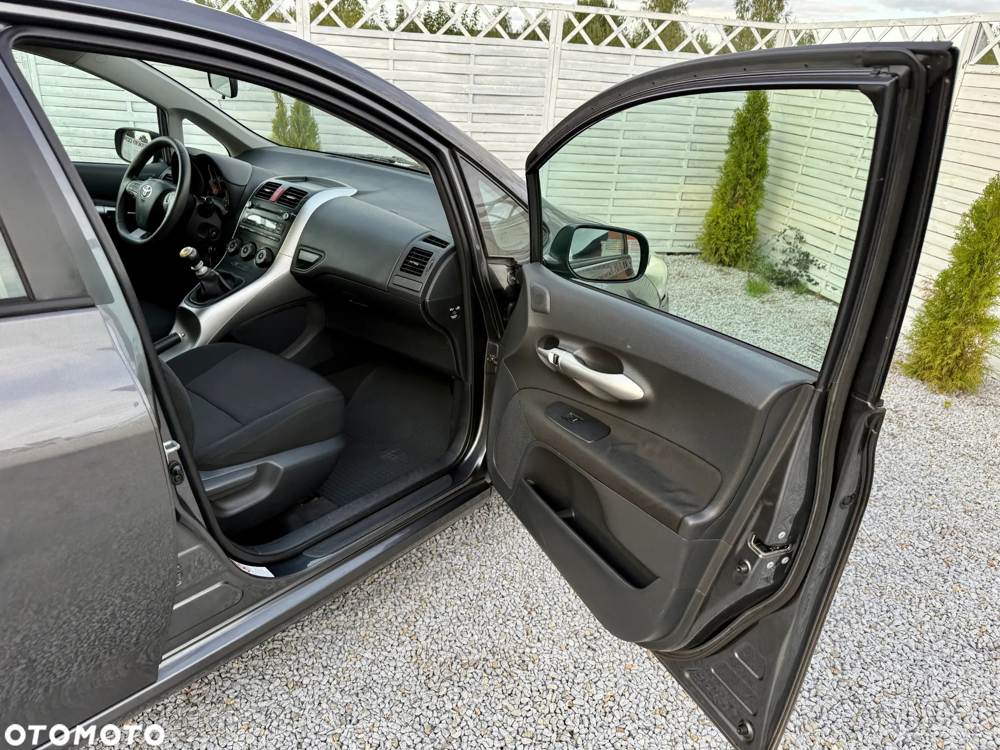 Toyota Auris 1.33 VVT-i Terra - 27
