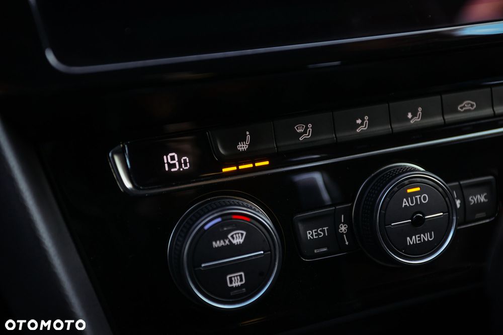 Volkswagen Passat 2.0 TDI SCR (BlueMotion Tech) 4Mot DSG Highline - 38