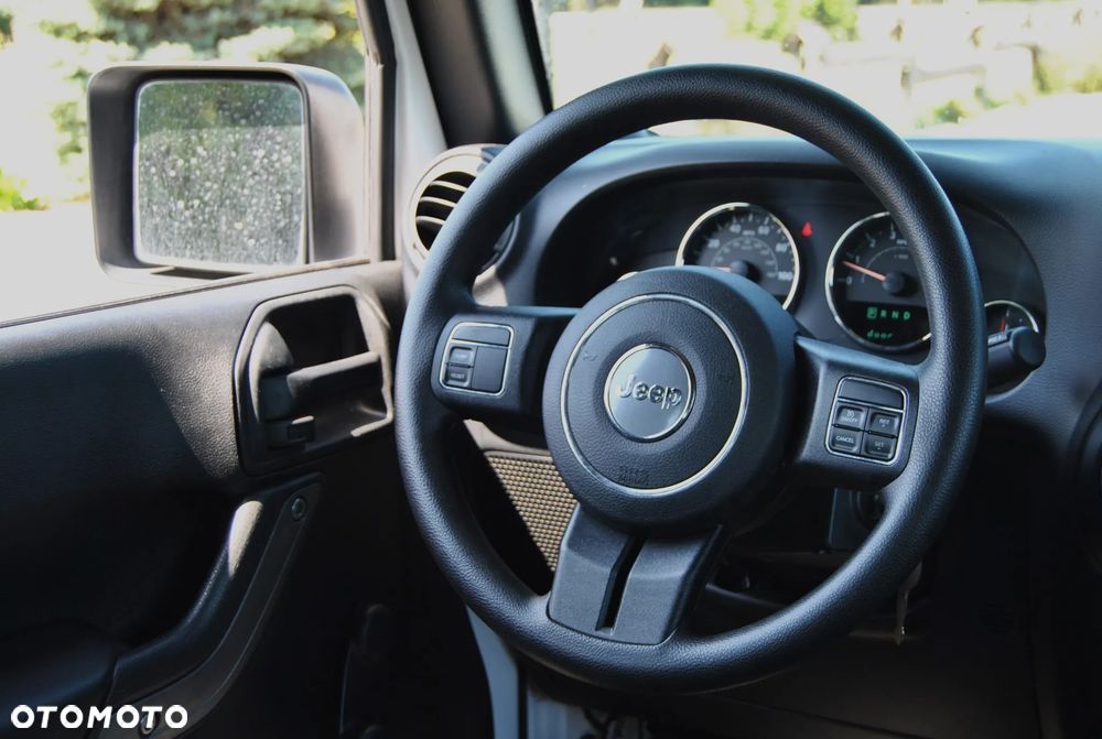 Jeep Wrangler - 10