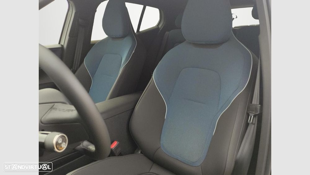 Volvo EX30 69 kWh Twin Motor Plus - 10