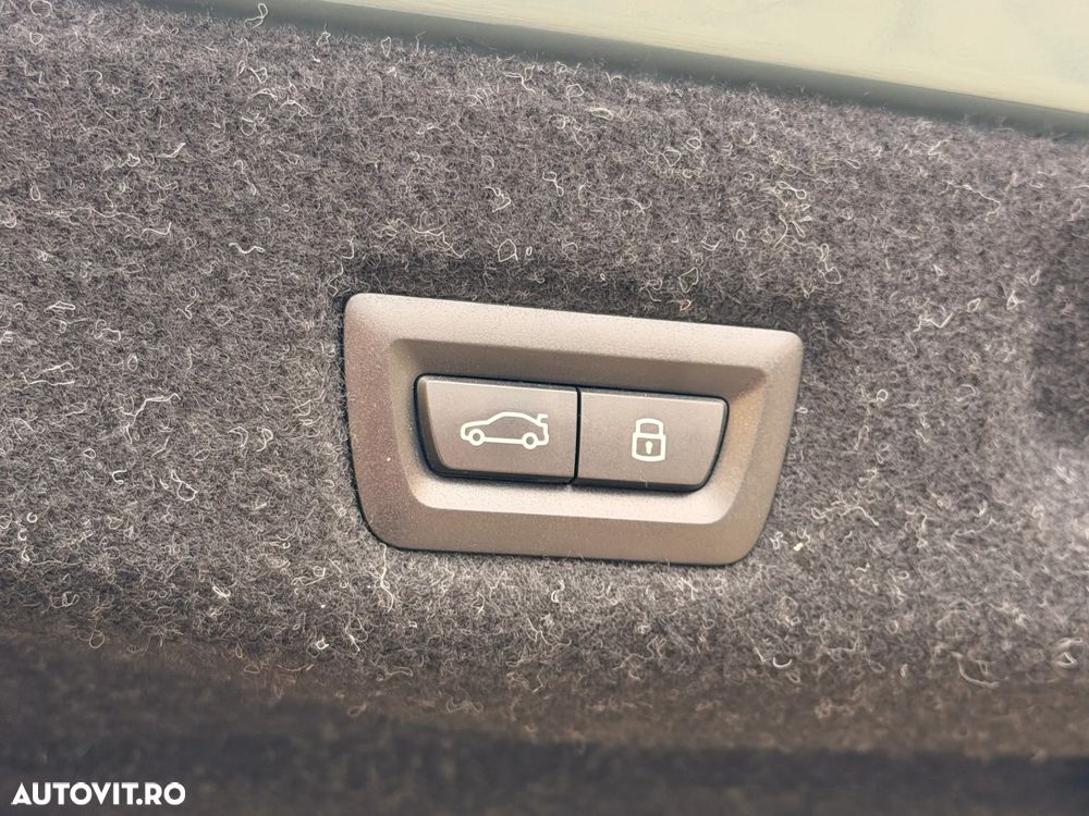 BMW Seria 5 520i Aut. - 37