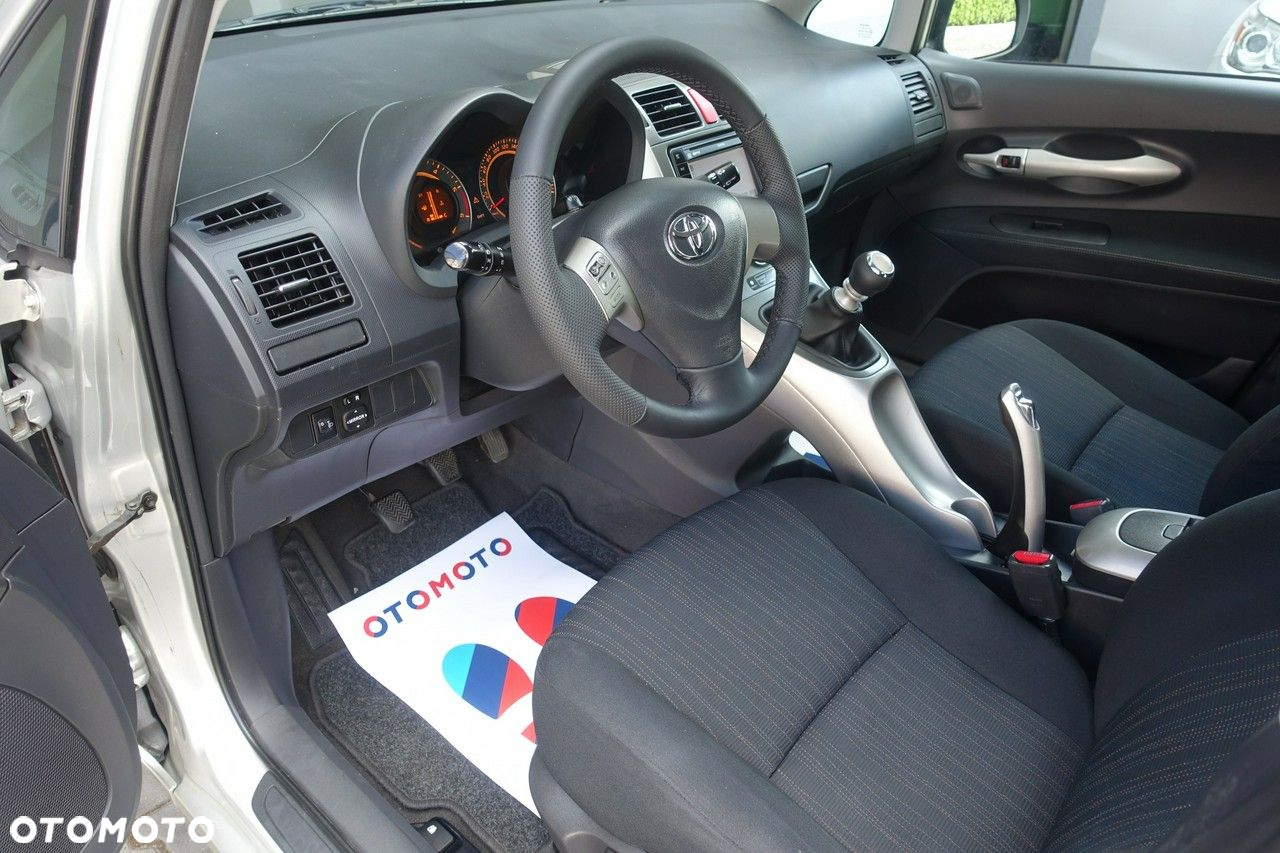 Toyota Auris 1.4 D-4D Premium - 6