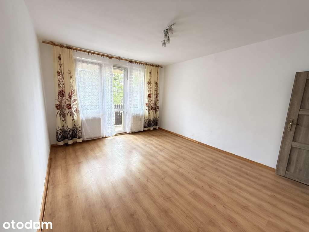 Duży metraż/ balkon/ 2 piętro