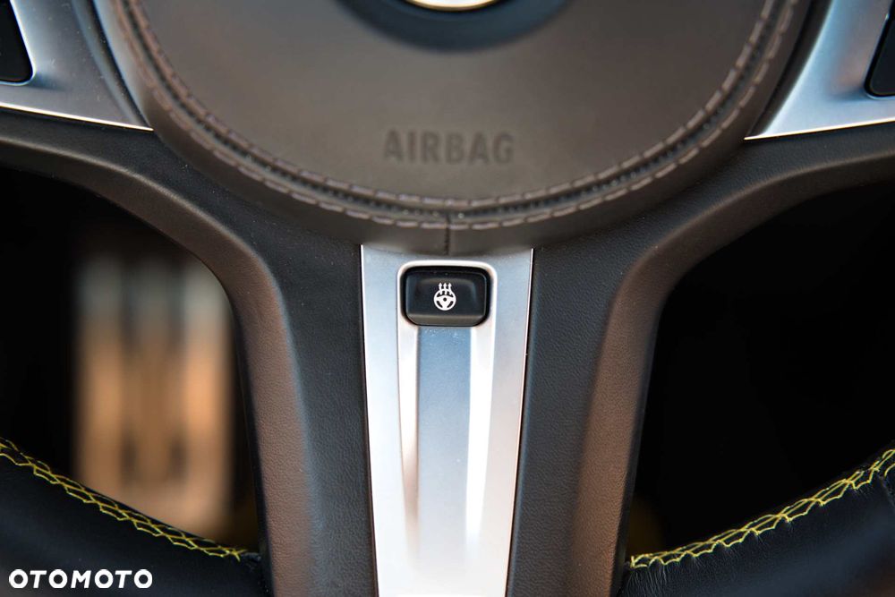 BMW Seria 8 - 22