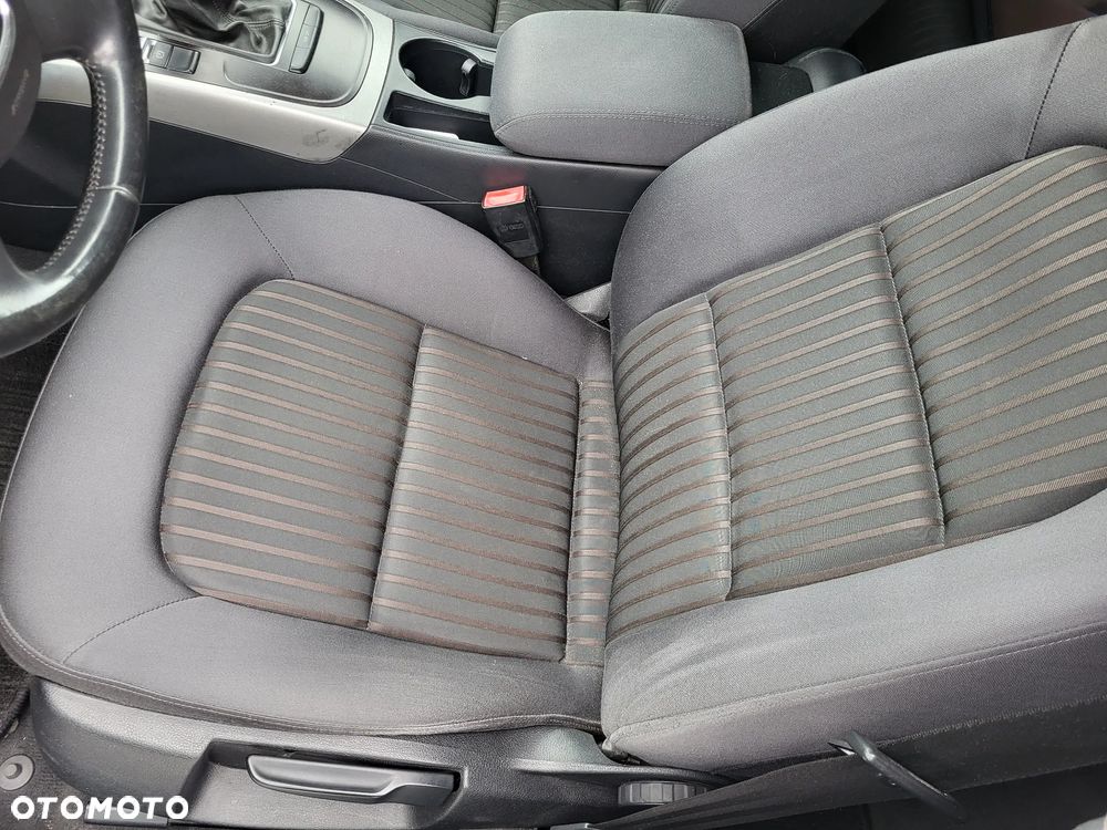 Audi A4 Avant 2.0 TDI DPF Ambition - 9