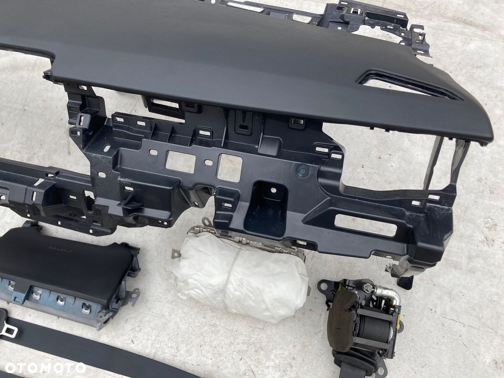 TOYOTA COROLLA E21 DESKA KONSOLA KOKPIT PULPIT PÓŁKA PARAPET AIRBAG PODUSZKI KURTYNA KURTYNY FOTELA PASY PAS - 8