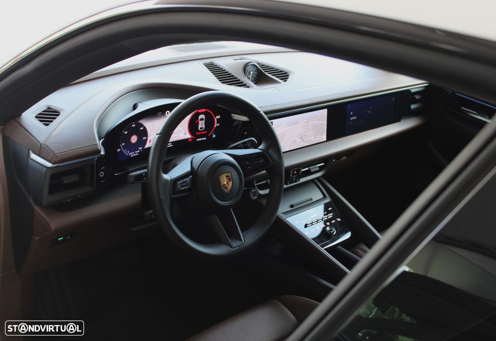 Porsche Macan Electric 4 - 44