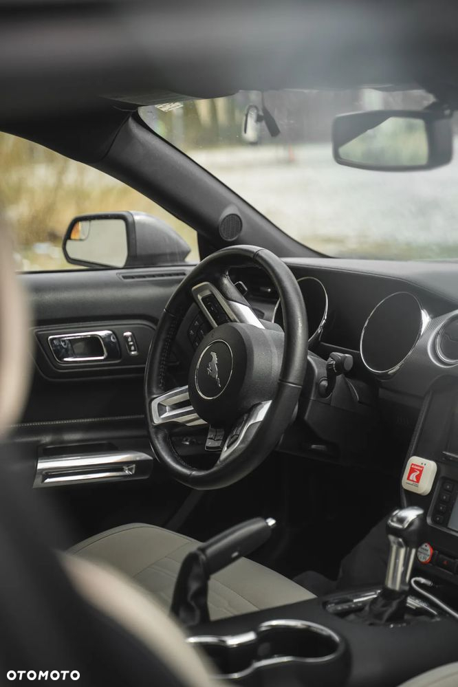 Ford Mustang 5.0 V8 GT - 6
