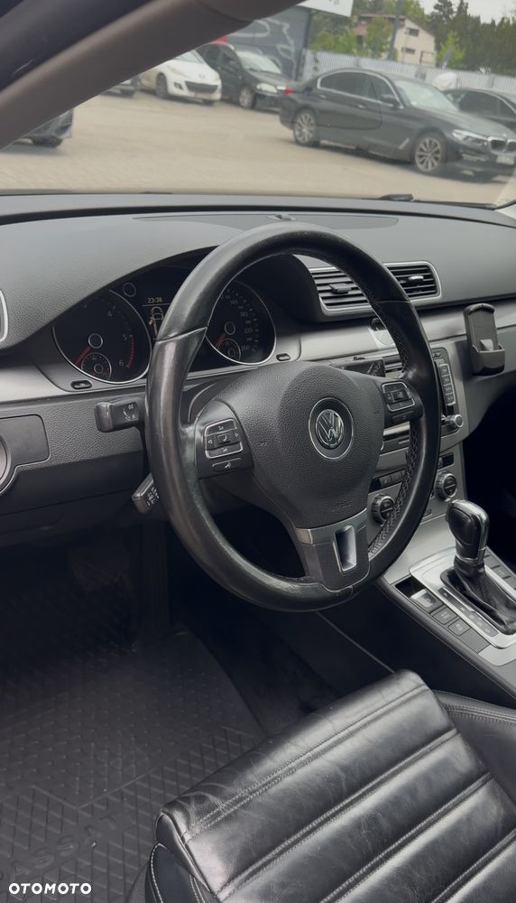 Volkswagen Passat 2.0 TDI DPF DSG Sportline - 18