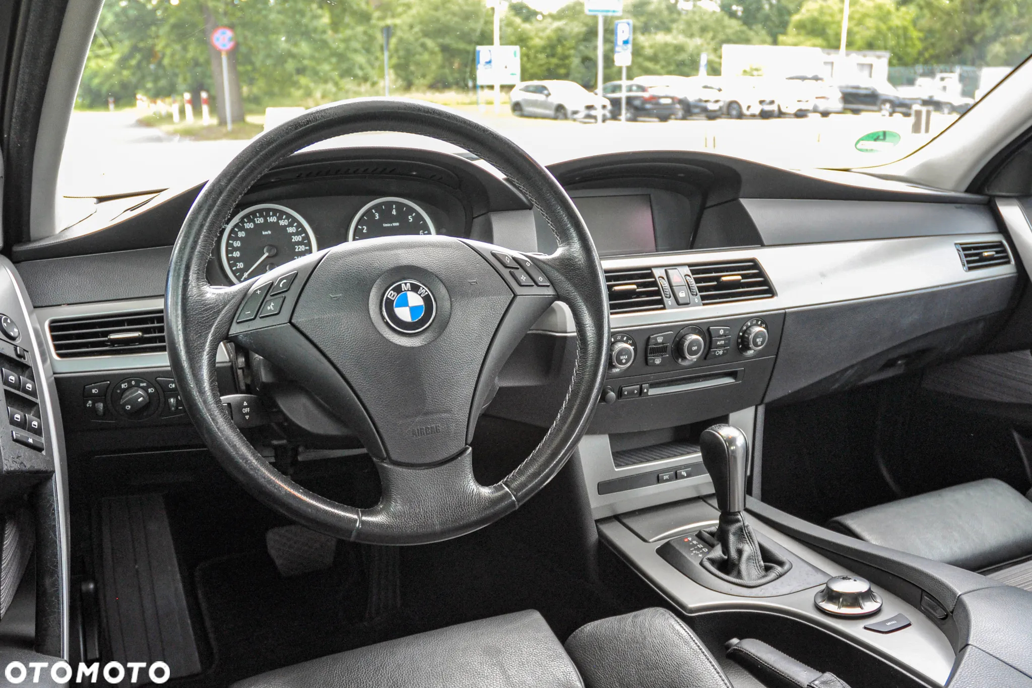 BMW Seria 5 525i Touring - 9