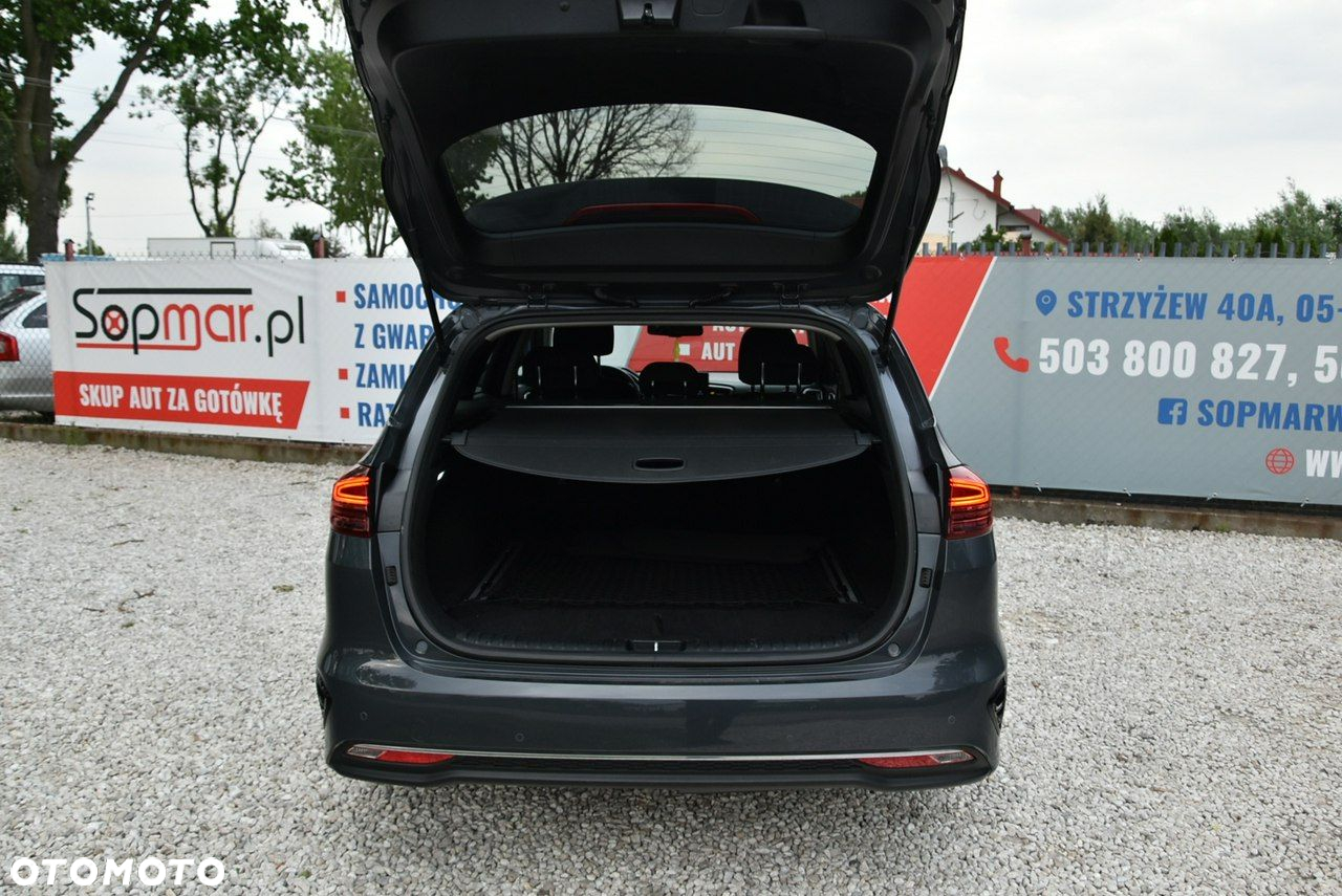 Kia Ceed - 32