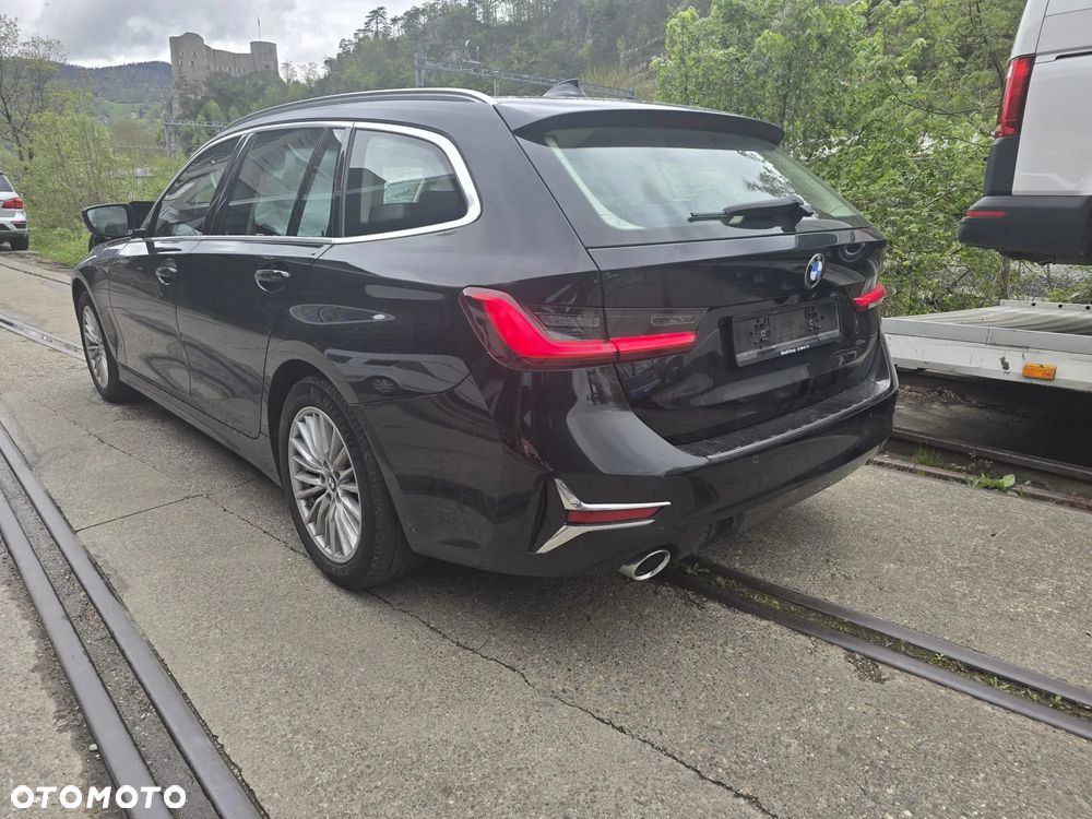 BMW Seria 3 330d Touring xDrive Luxury Line - 1