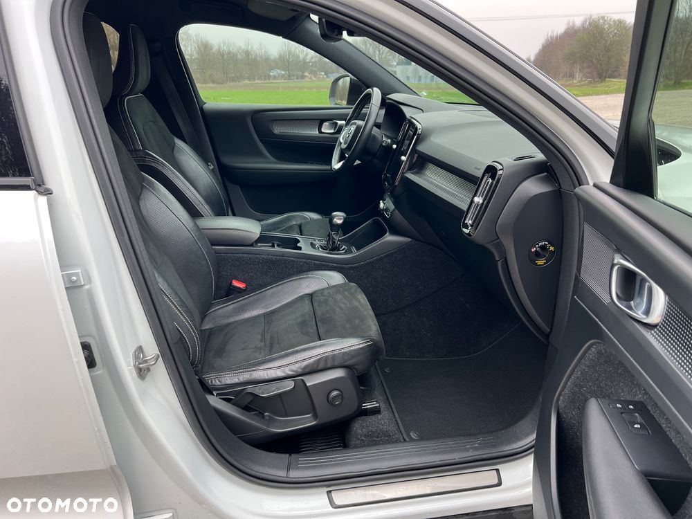 Volvo XC 40 D3 R-Design - 33