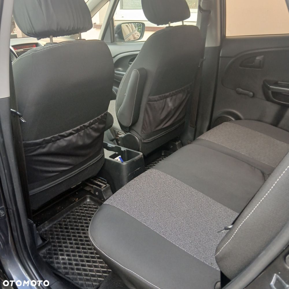 Kia Venga - 8