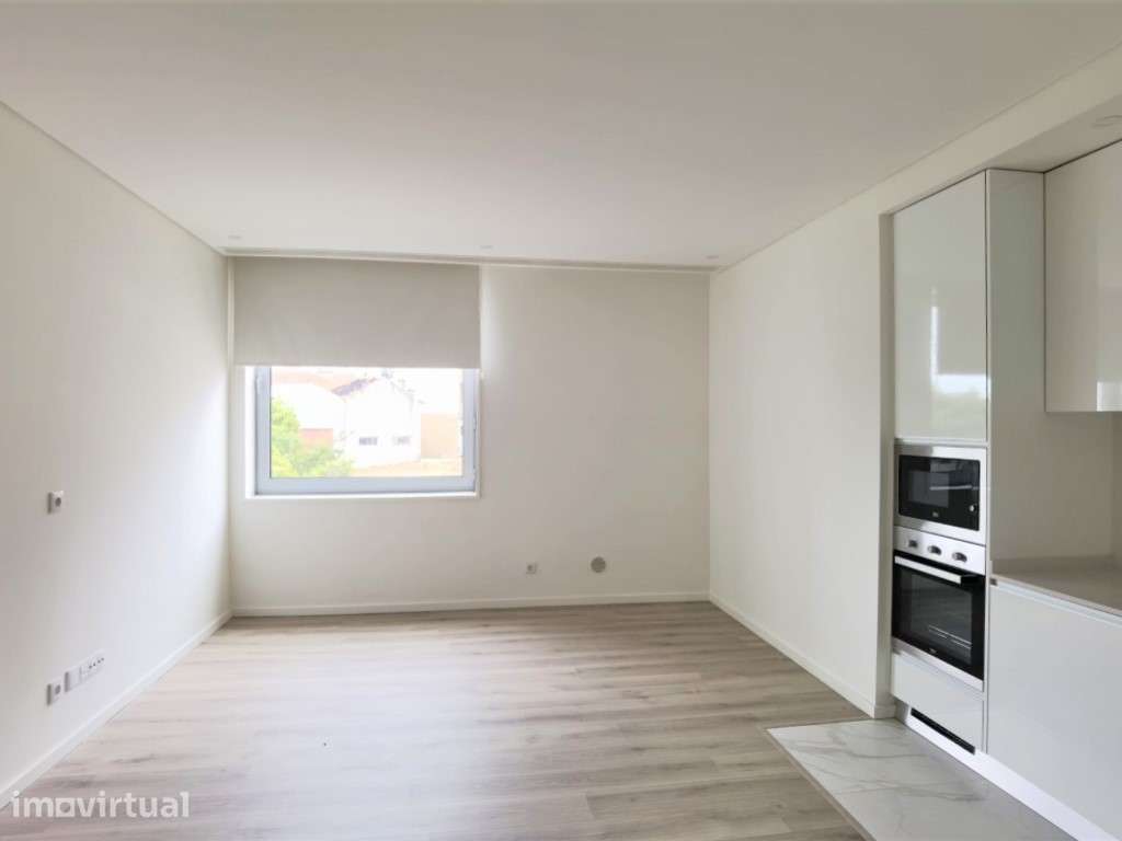 Apartamento semi-novoT1 no Centro da Feira para Arrendamento! - Grande imagem: 3/12