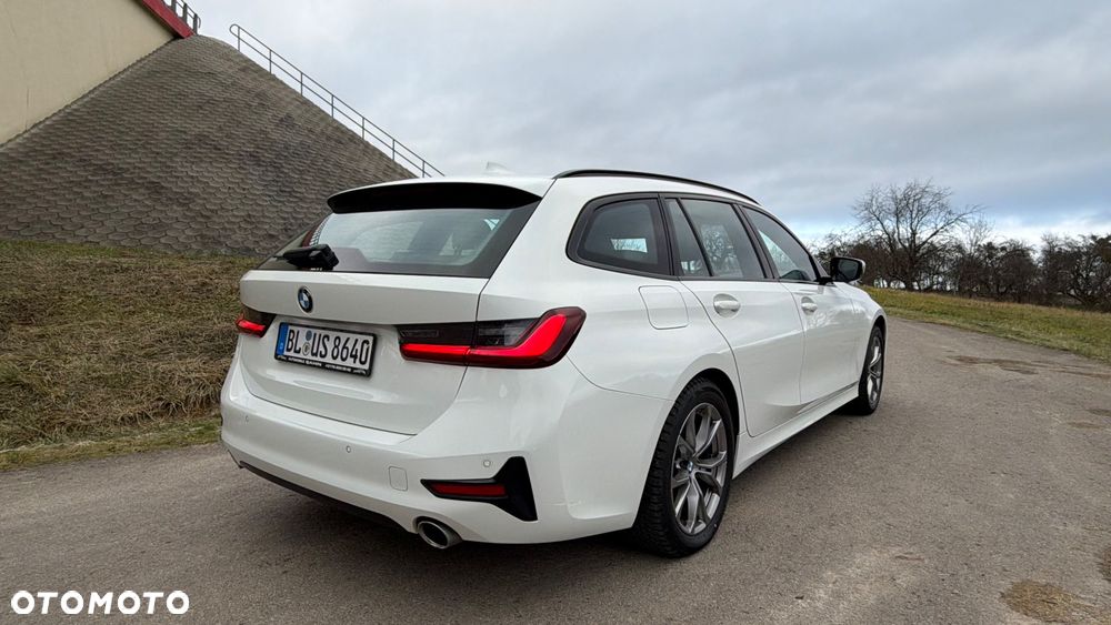 BMW Seria 3 320d Sport Line Shadow sport - 13
