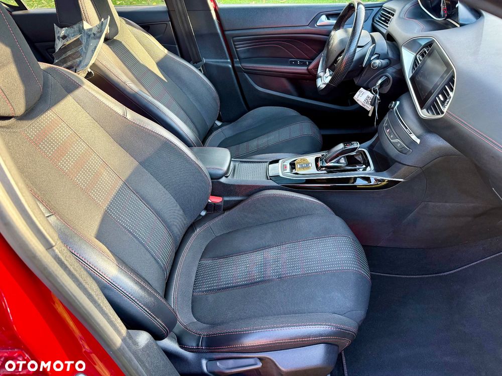 Peugeot 308 PureTech 130 GPF EAT8 Stop & Start GT - 24