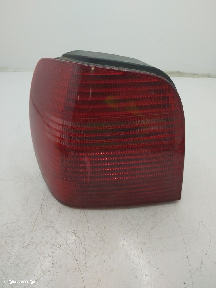 Farolim Stop Esq Volkswagen Polo (6N2) - 1