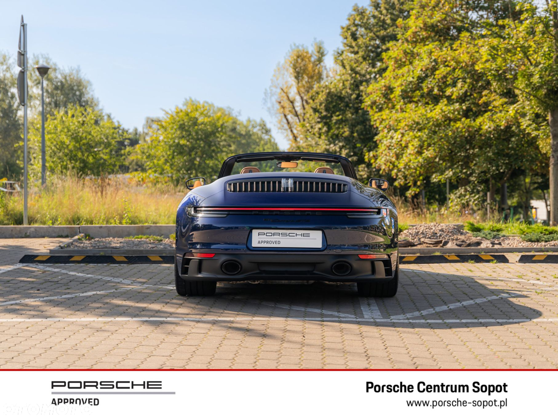 Porsche 911 Carrera GTS Cabrio - 4