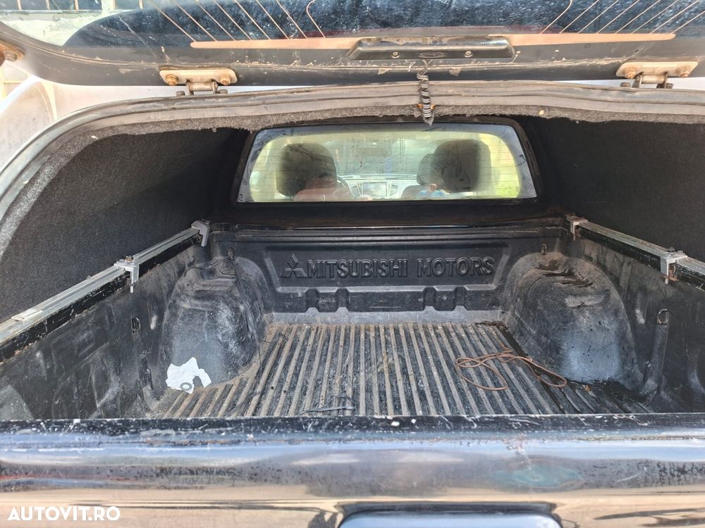 Mitsubishi L200 - 10