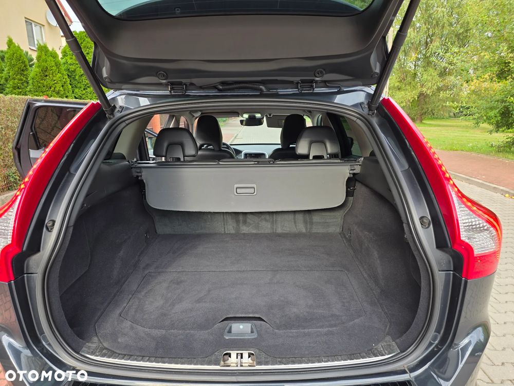 Volvo XC 60 D3 Drive-E Momentum - 21