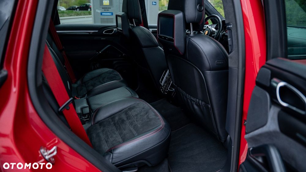 Porsche Cayenne GTS - 39
