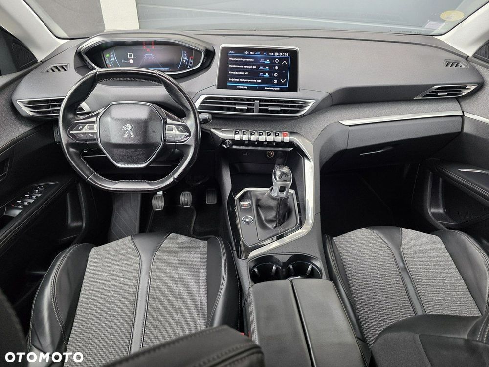 Peugeot 5008 - 12