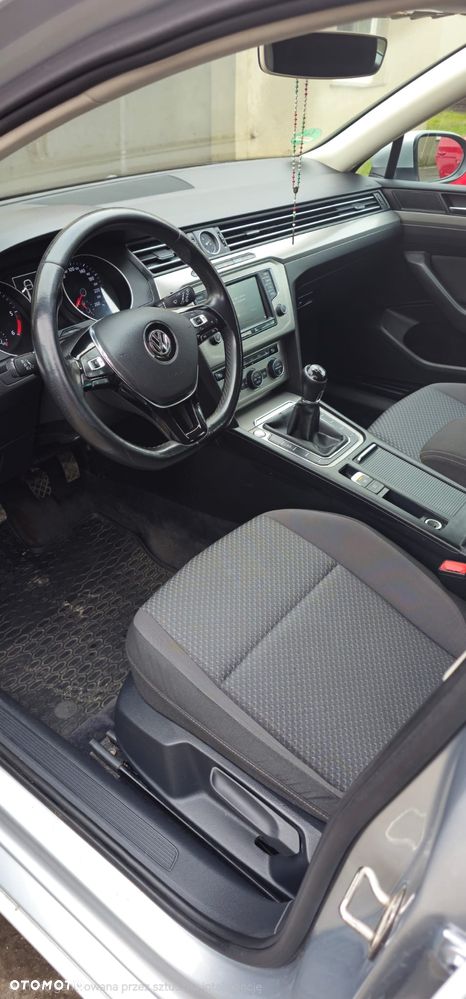 Volkswagen Passat - 8