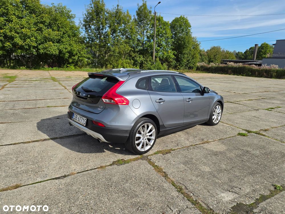 Volvo V40 Cross Country - 2
