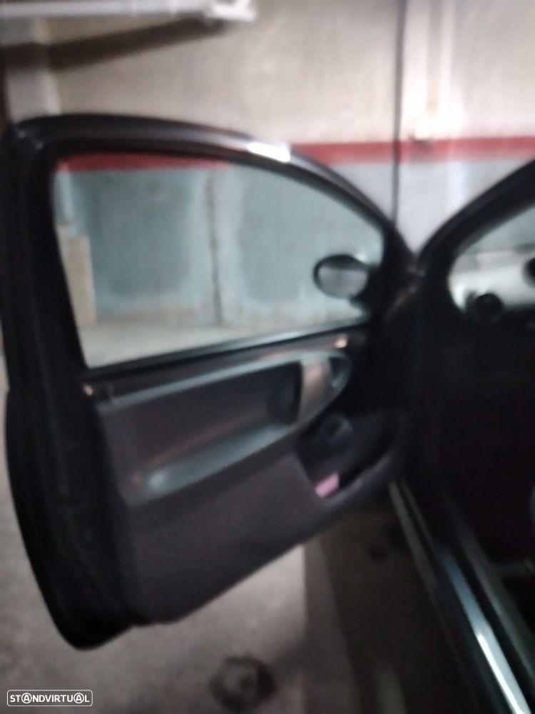 Peugeot 107 1.4 HDi Trendy - 2