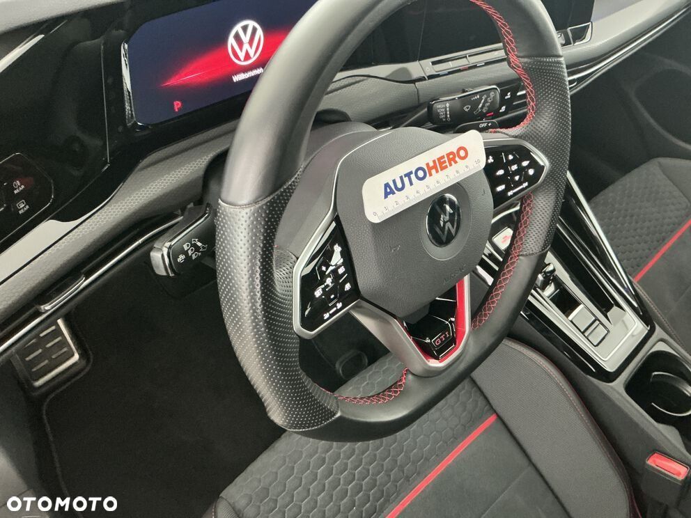Volkswagen Golf - 35