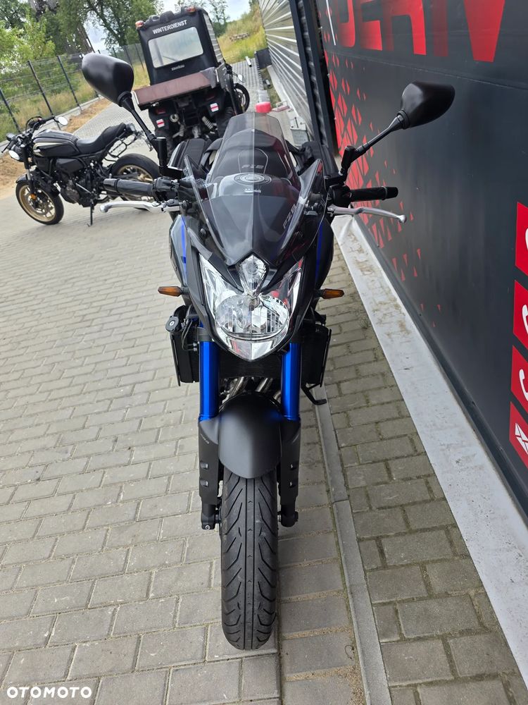 Yamaha FZ8 - 31