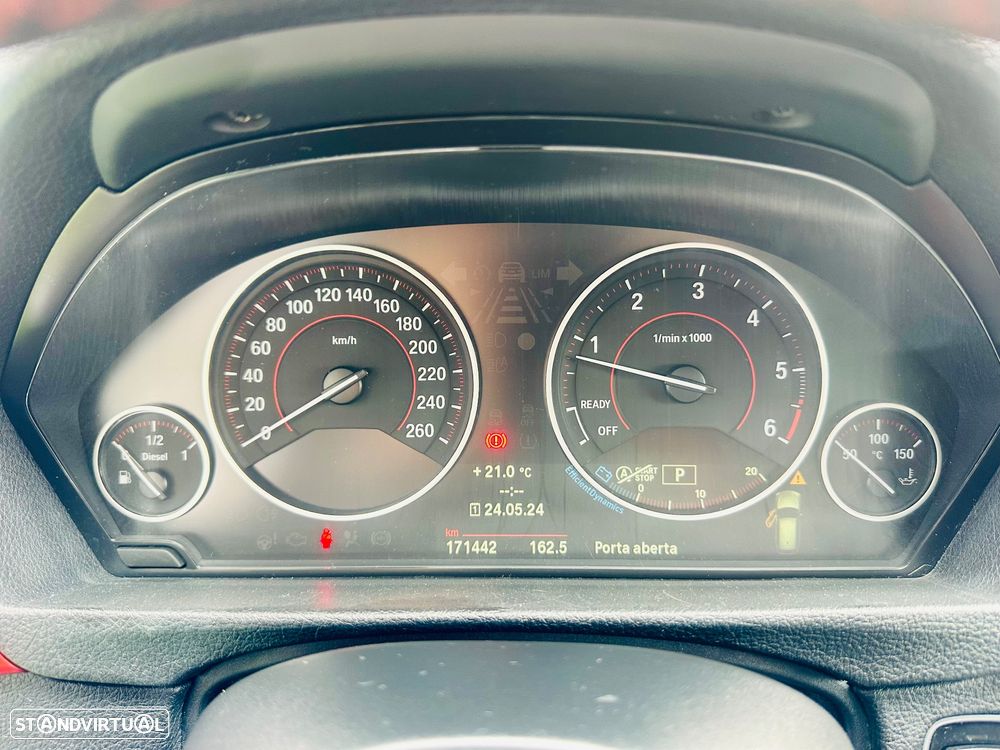 BMW 320 d DPF Touring Aut. Edition Sport - 39