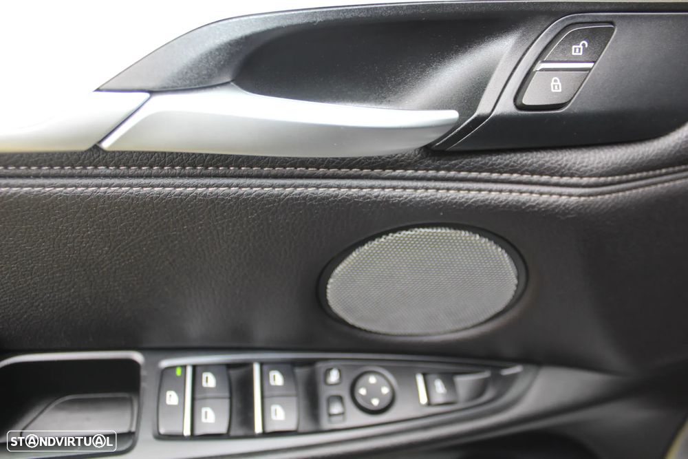 BMW X5 40e xDrive Pack M - 12