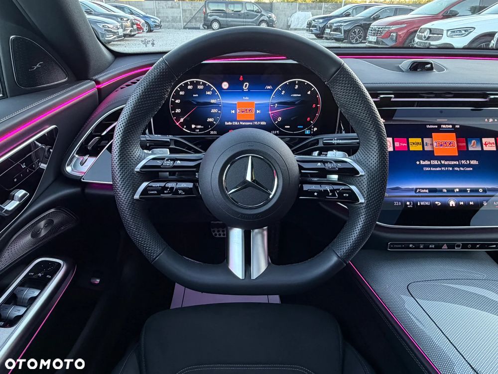 Mercedes-Benz Klasa E 220 d 4Matic 9G-TRONIC - 37