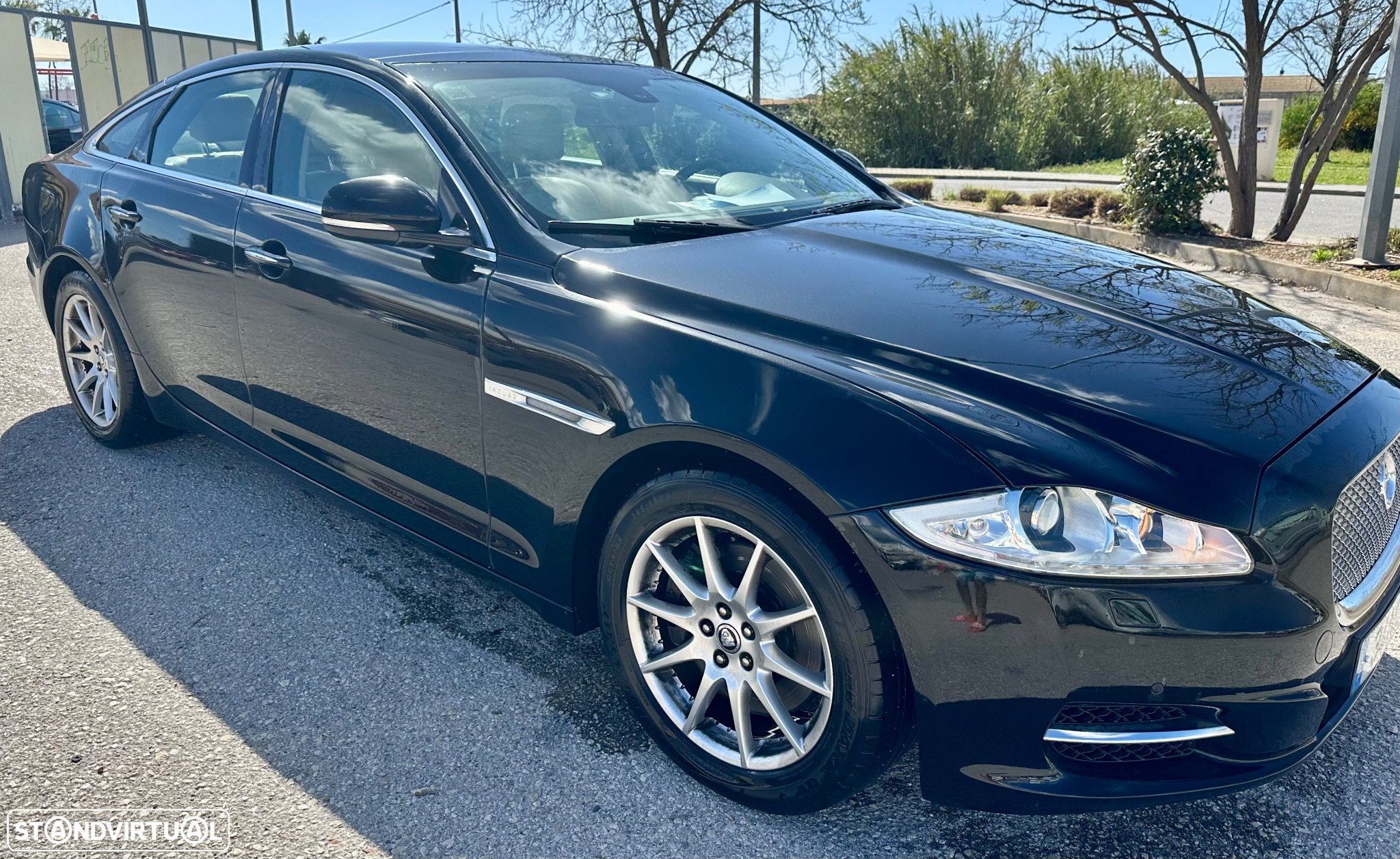 Jaguar XJ 3.0 D V6 LWB Premium Luxury - 3