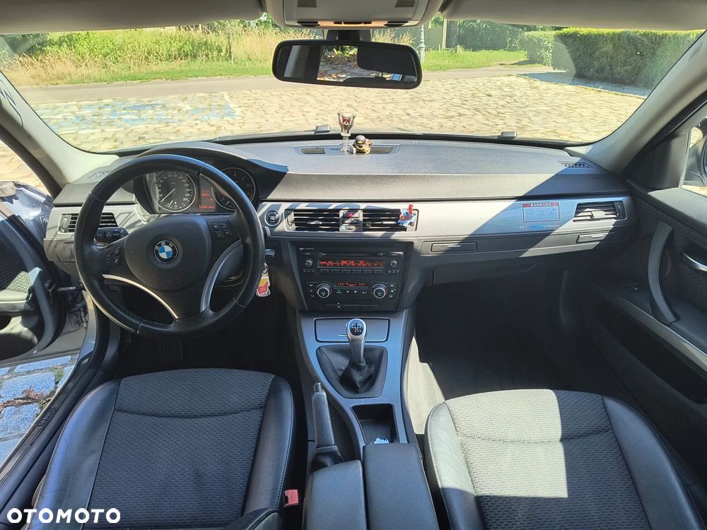 BMW Seria 3 325i - 15