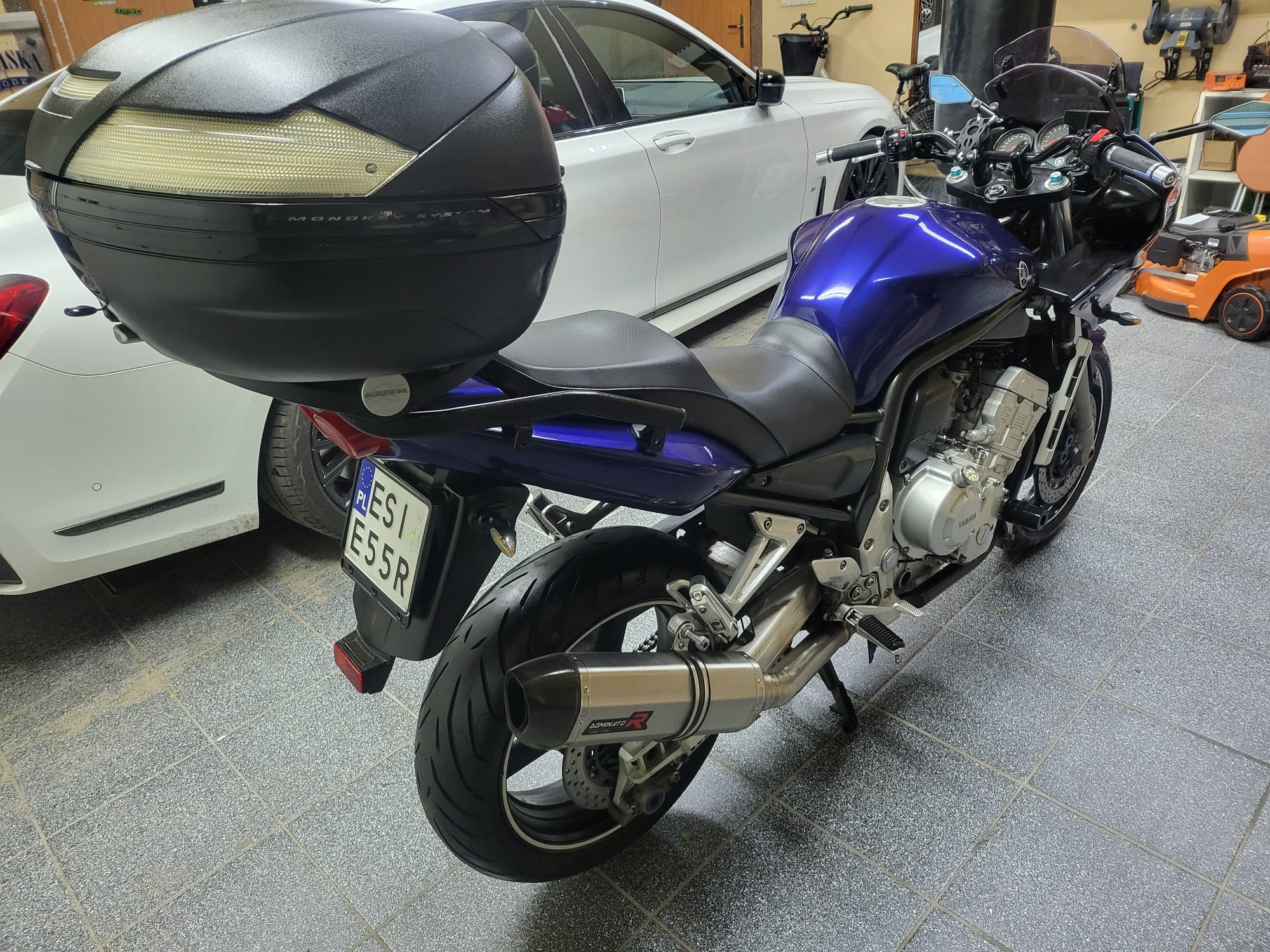 Yamaha FZS - 28