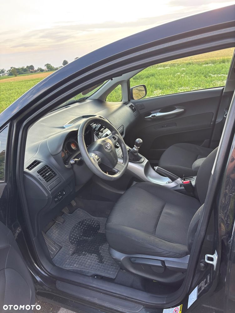 Toyota Auris 1.4 D-4D Luna - 13