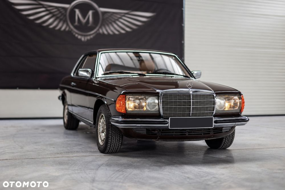 Mercedes-Benz 230 C 1979 photo 2