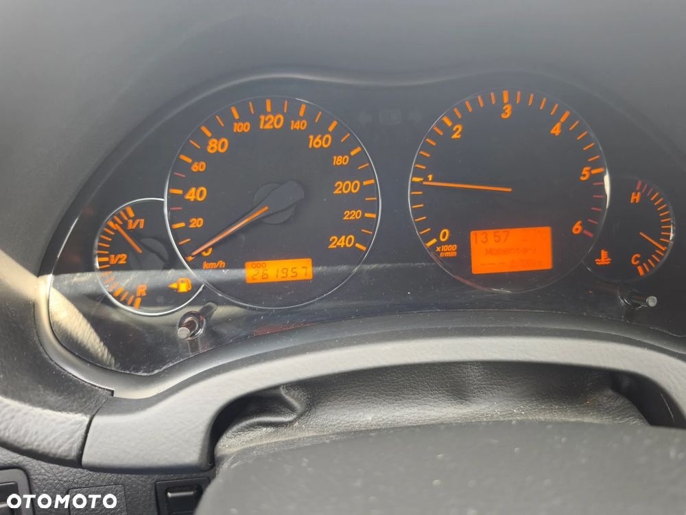 Toyota Avensis 2.2 D-4D Prestige - 9