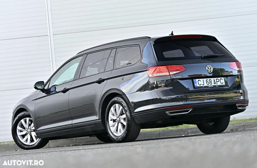 Volkswagen Passat 2.0 TDI Trendline - 13