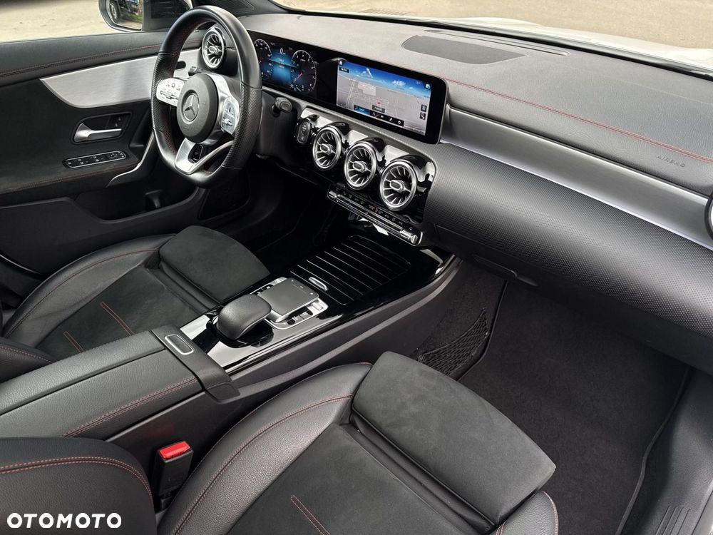 Mercedes-Benz CLA - 27