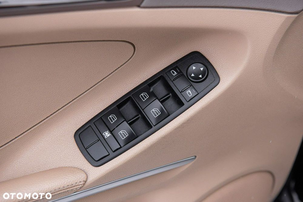 Mercedes-Benz ML 320 CDI 4Matic 7G-TRONIC - 29