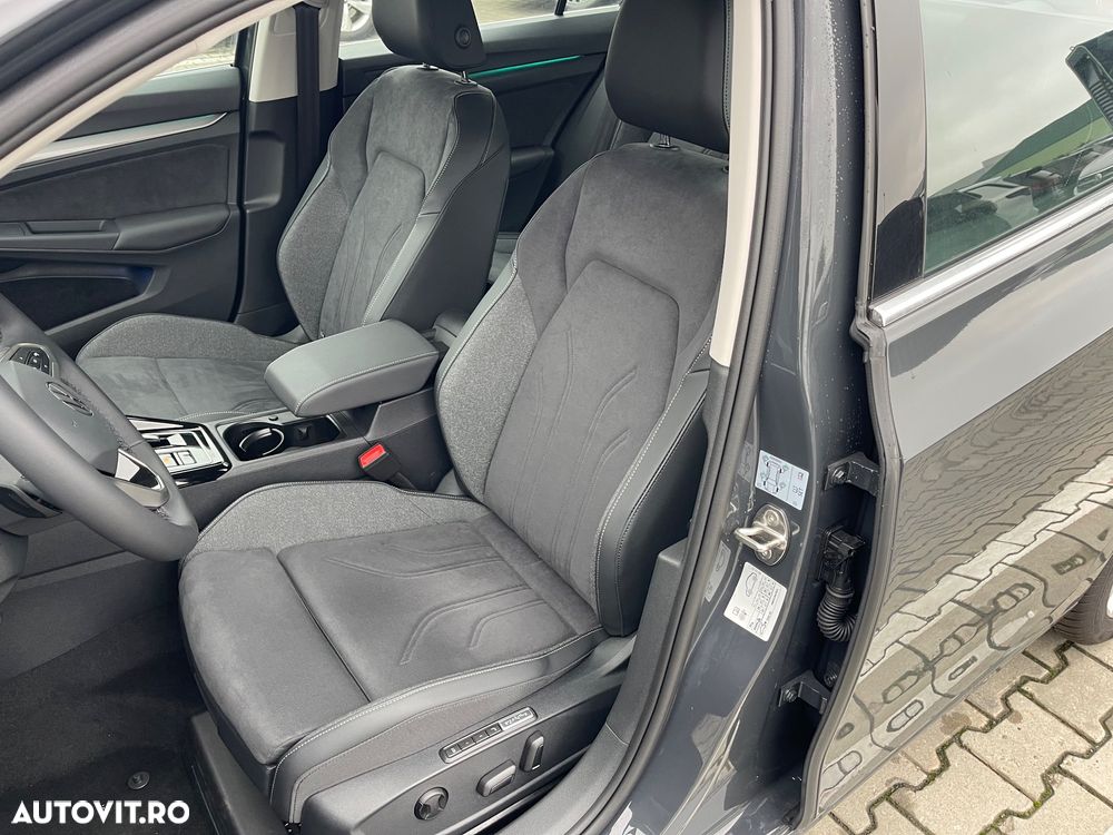 Volkswagen Golf 1.5 eTSI DSG MHEV Style - 15