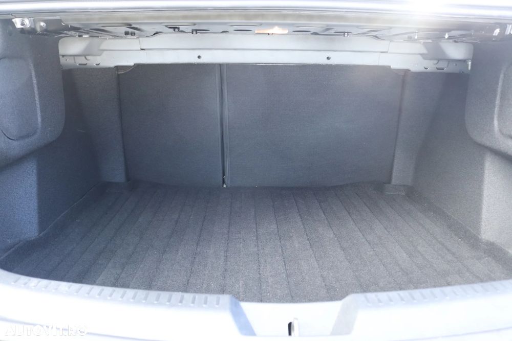 Renault Megane TCe 140 EDC GPF Techno - 9