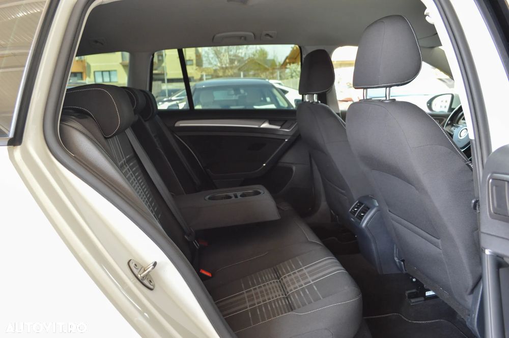 Volkswagen Golf 1.6 TDI DSG BMT Highline - 27