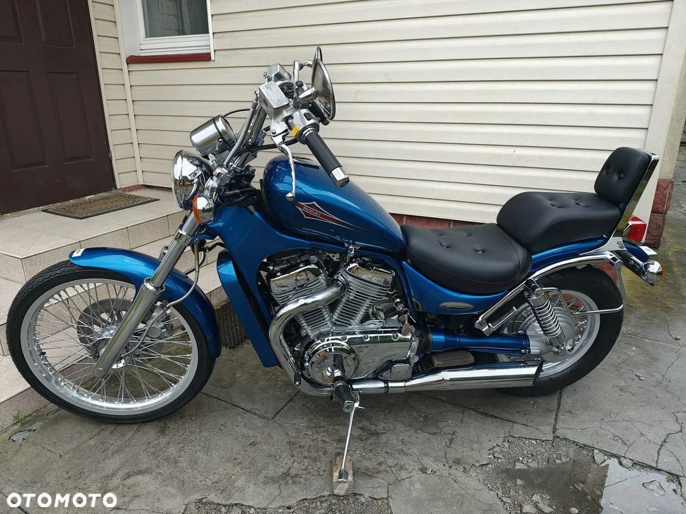 Suzuki Intruder - 7