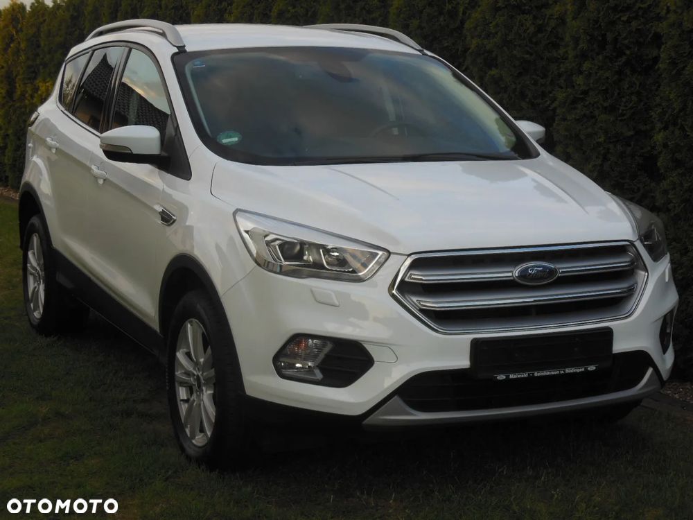 Ford Kuga 1.5 EcoBoost 2x4 Titanium - 5