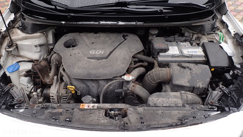 Hyundai i30 1.6 GDI Classic + - 24